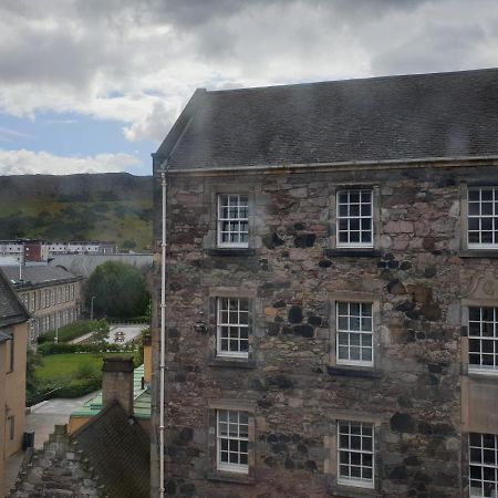 爱丁堡Canongate - Spacious And Historic 2 Bed Flat On Royal Mile公寓 外观 照片