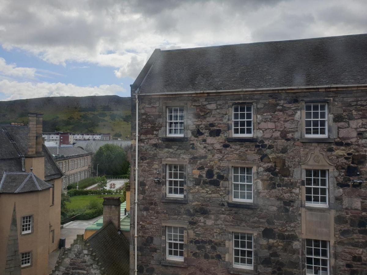 爱丁堡Canongate - Spacious And Historic 2 Bed Flat On Royal Mile公寓 外观 照片